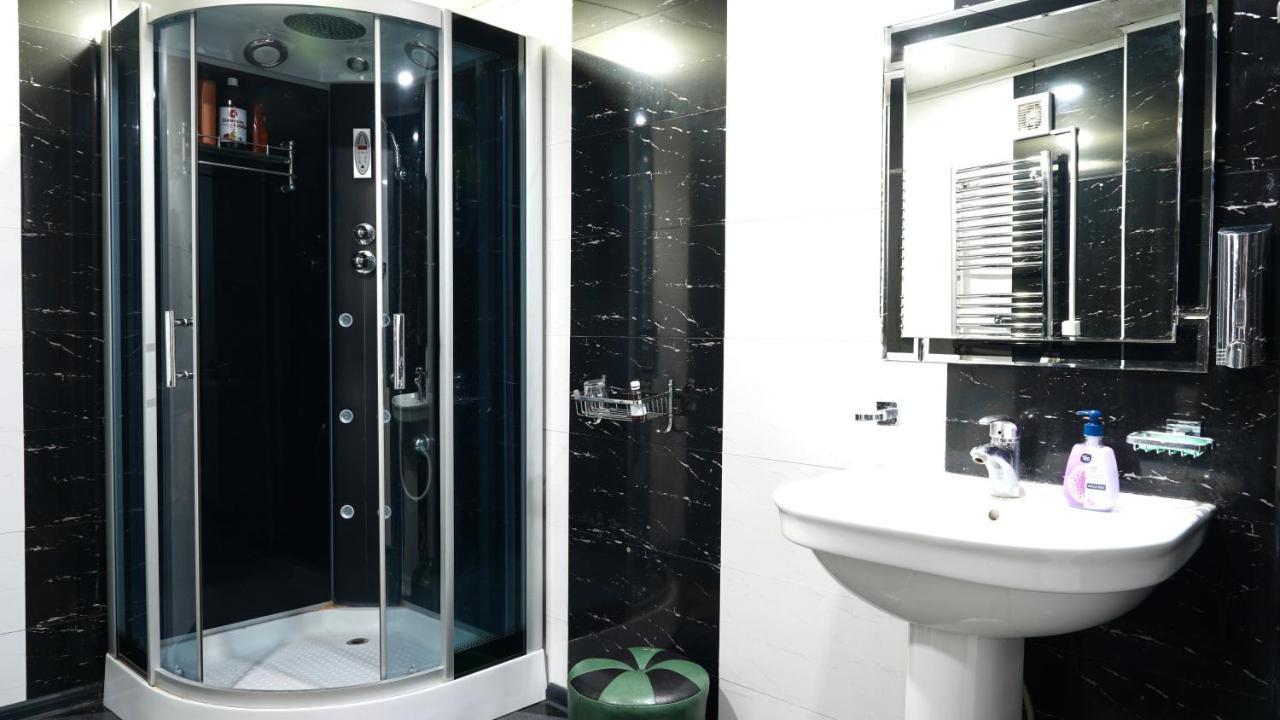 Apartment Shafi 8 Tbilisi Bagian luar foto