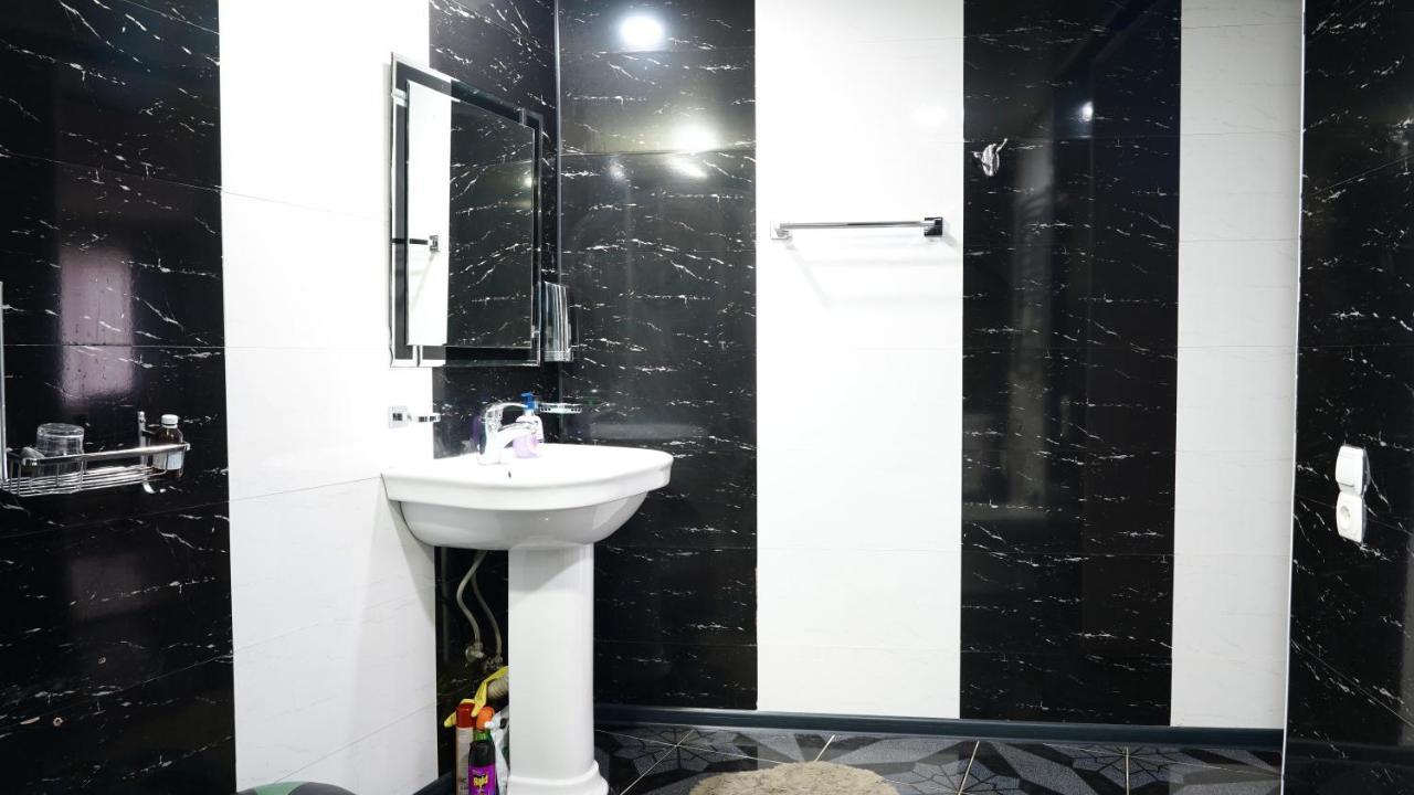 Apartment Shafi 8 Tbilisi Bagian luar foto