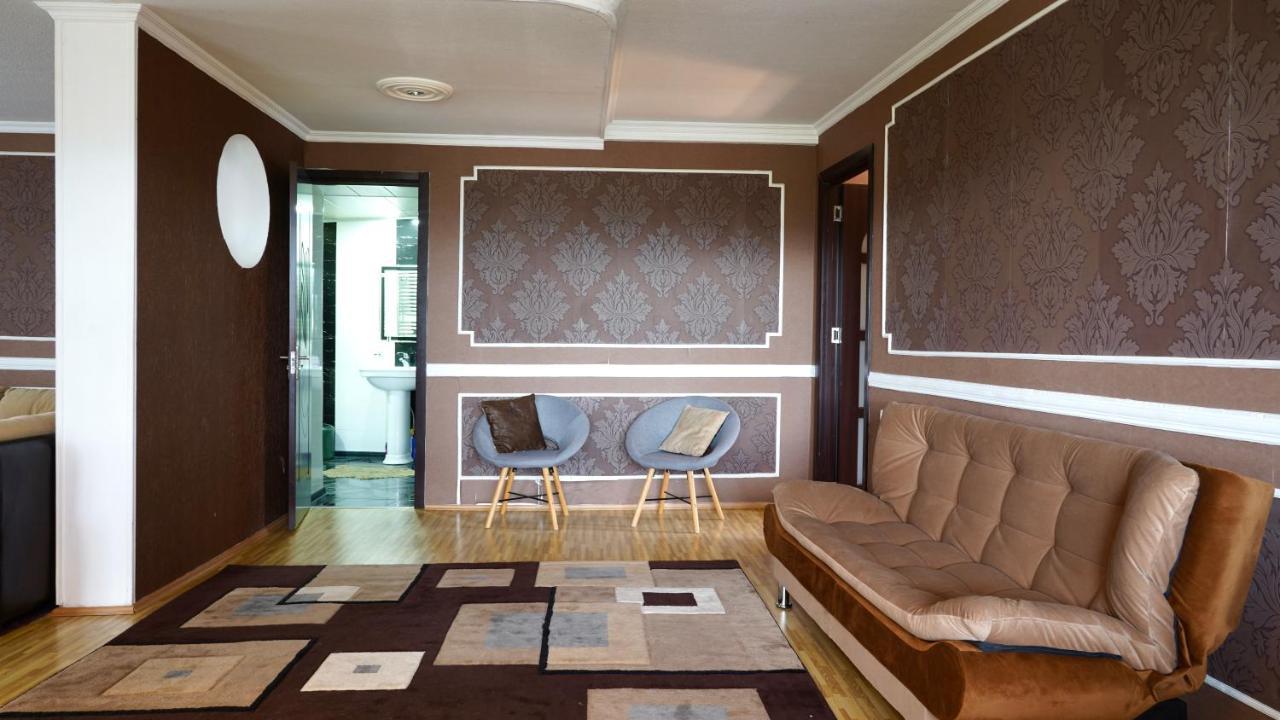 Apartment Shafi 8 Tbilisi Bagian luar foto
